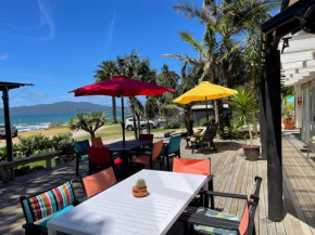 Driftwood Beachfront Accommodation, Cable Bay, Owhetu